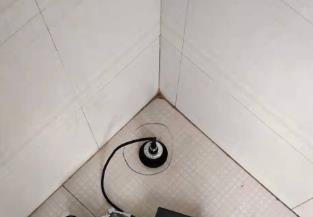 龙江卫生间漏水维修之 loft 夹层储藏室毗邻暗管渗水哪家好，推荐诚匠小爱修缮